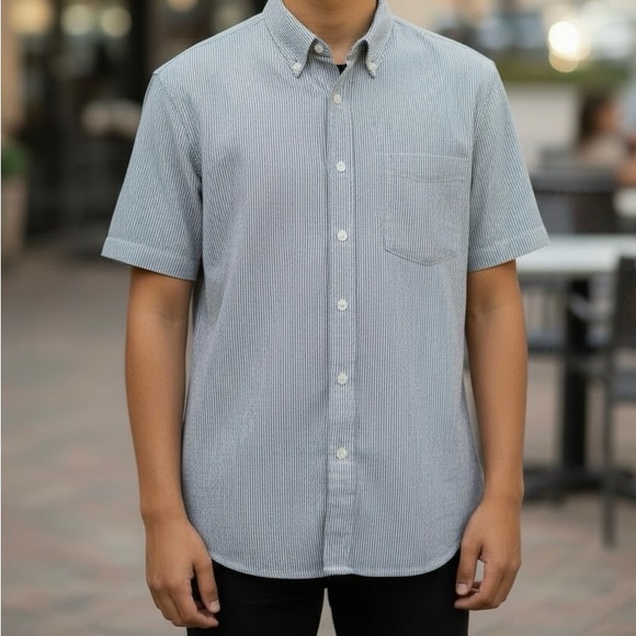 Abercrombie & Fitch Other - Abercrombie & Fitch XS Short Sleeve Button Up Shirt Gray Stripe